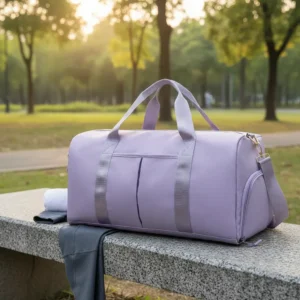 Bolso de viaje Lila con correa ajustable